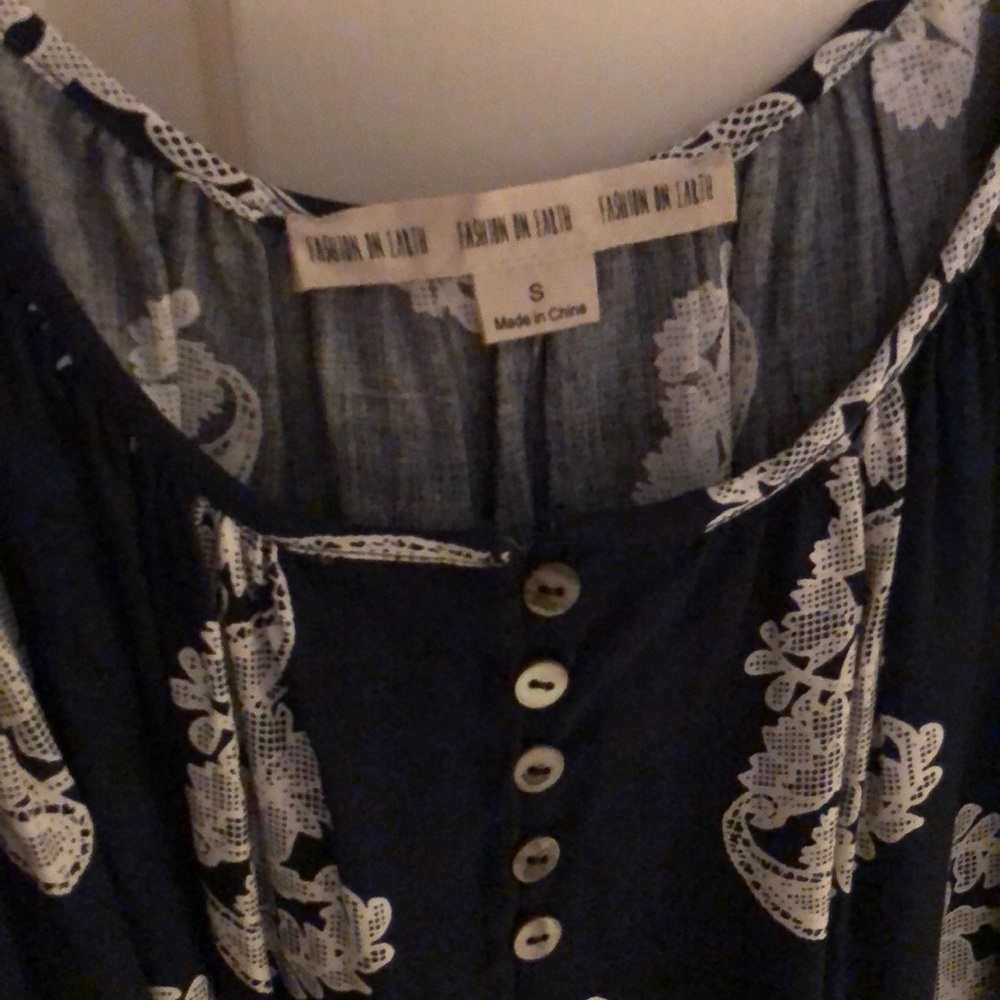 Over the shoulder blue and white long sleeve shirt - Picture 2 of 2